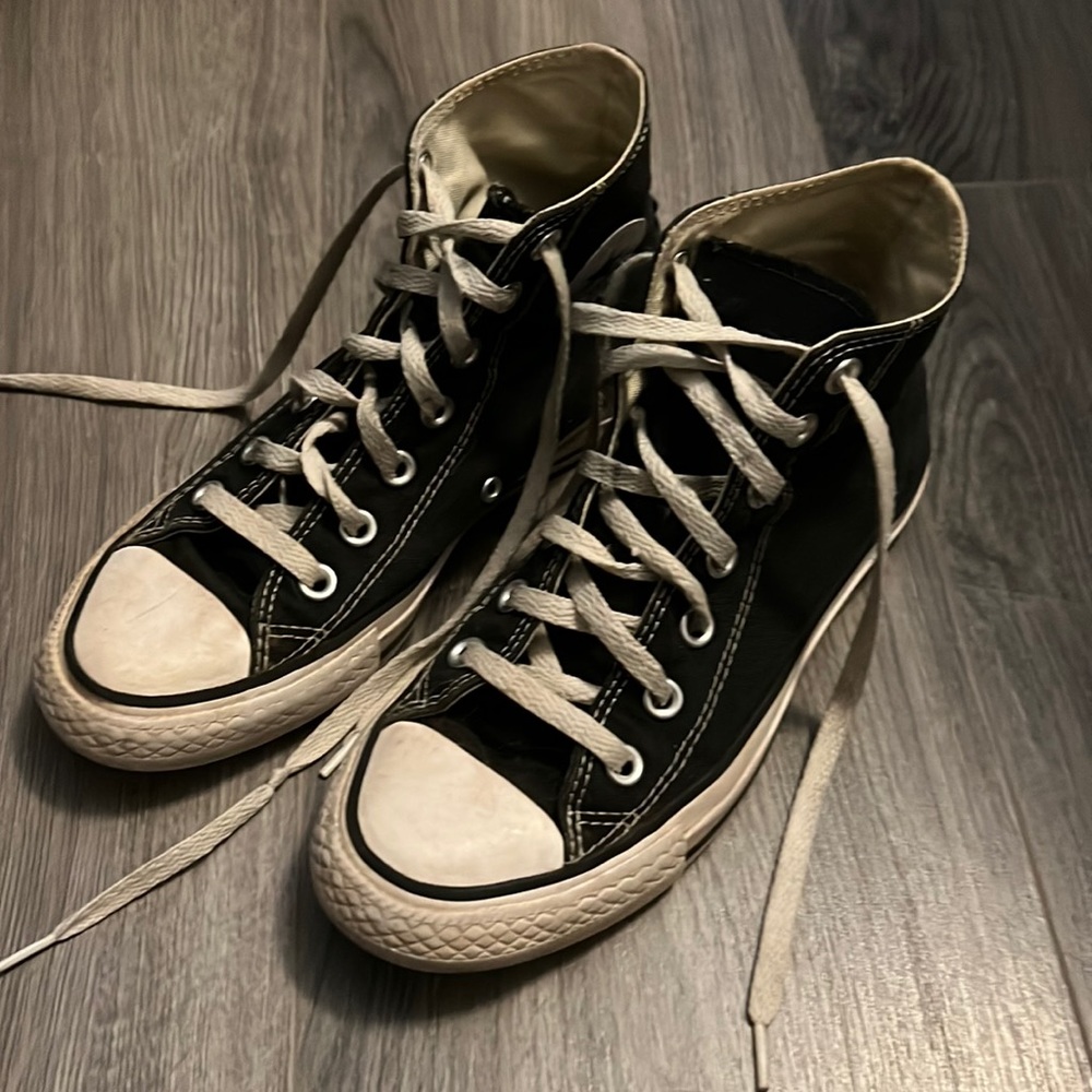 Black and white converse
